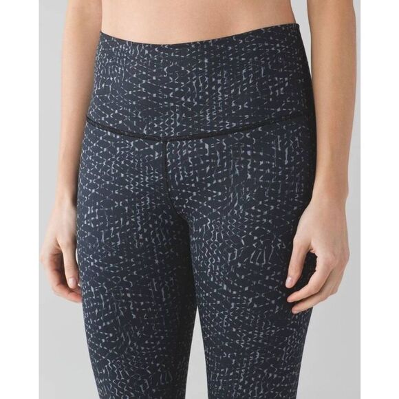 LULULEMON ATHLETICA True Self Crop II (Hi-Rise) 'Full On Luon 21' Size 4 - Picture 4 of 8